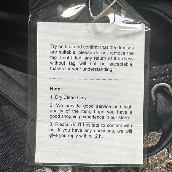 Quinceañera Elegant Black and Gold Dress sz 0 - Picture 6 of 7